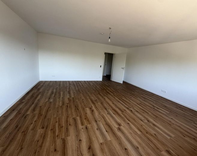 Köln Weiden’de kullanışlı yerleşim planına sahip modern 3 odalı daire – Fotoğraf 13