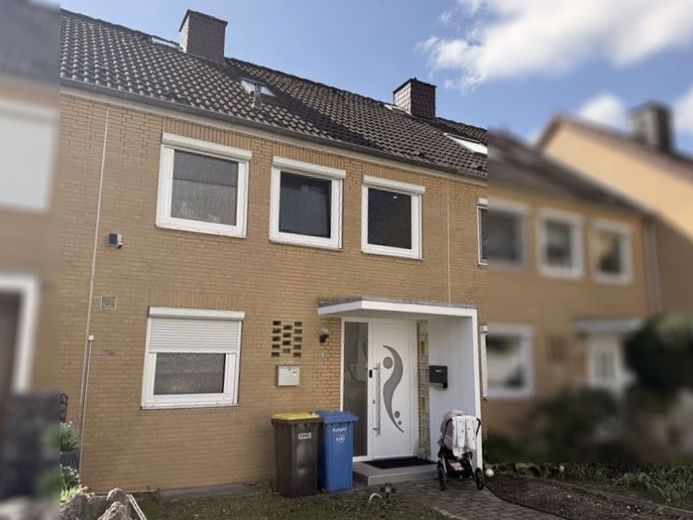 Auf Erbpacht: Erst 2025 komplett modernisiertes Reihenmittelhaus in Hi.-Drispenstedt – Foto 1