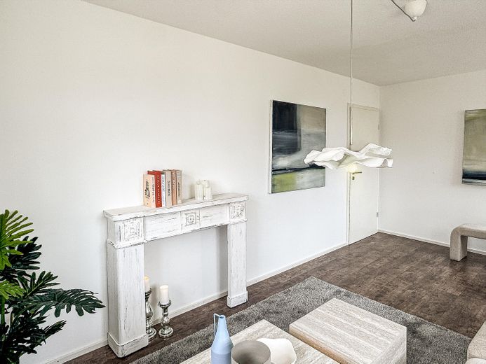 Apartament zamkowy nad Jeziorem Bodeńskim – osobne wejście, szybki internet do pracy z domu, dostępny od zaraz – alle Möbel zur Ansicht