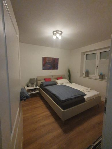 2 Zimmer Wohnung mit Balkon und Tiefgaragenplatz in Hamburg-Iserbrook – Schlafzimmer 