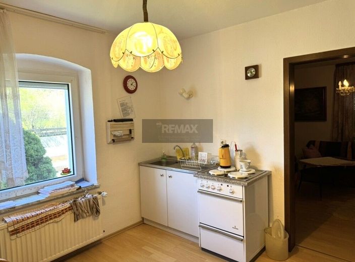 Freistehendes Einfamilienhaus mit Garten in Nagel ( Fichtelgebirge ) – Küche mit Essbereich