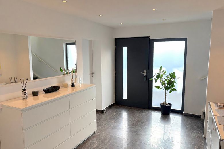 Eklentili, şömineli, bahçeli ve teraslı modern müstakil ev - 260 m²'ye kadar yaşam alanı – Flur EG