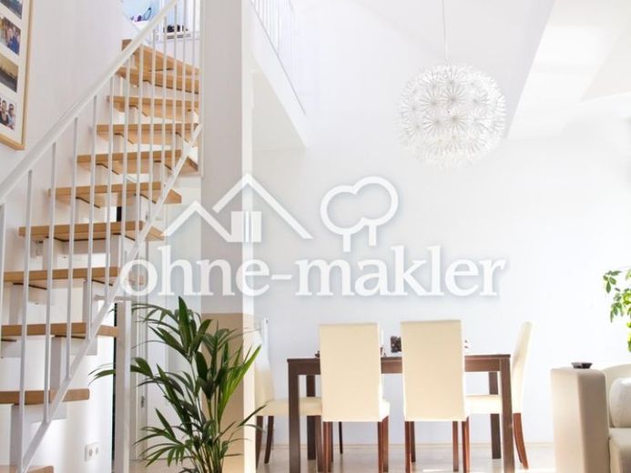 2,5-Zimmer-DG-Maisonette mit Galerie, Balkon, EBK & 2 TG-Stellplätzen – फोटो 1