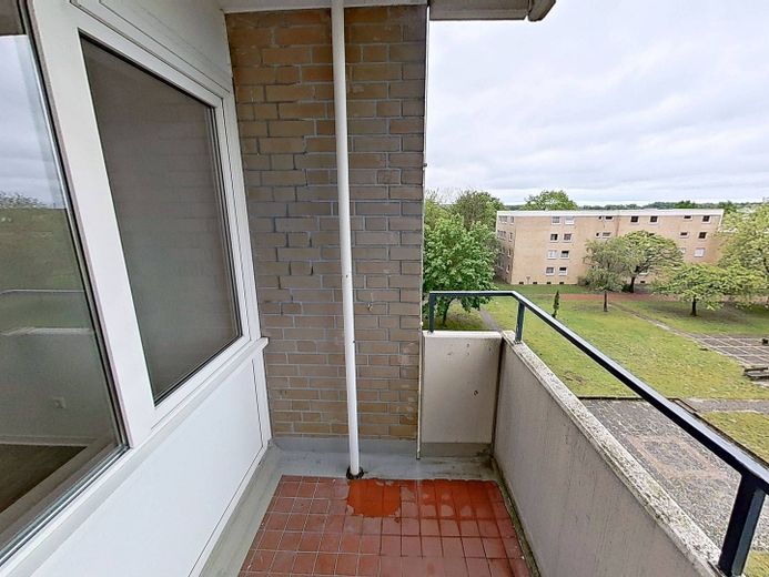 Schön geschnittene 2-Zimmer-Wohnung mit großem BALKON – Balkon