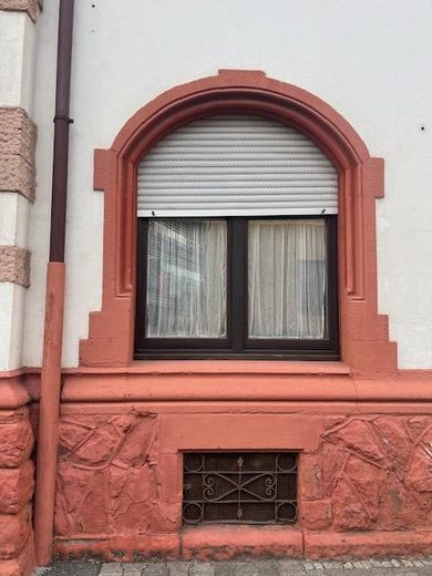 Gepflegte 1,5-Zimmer-Wohnung in Mannheim-Neckarau – ideal für Eigennutzer oder Kapitalanleger – Fenster, Schlafzimmer