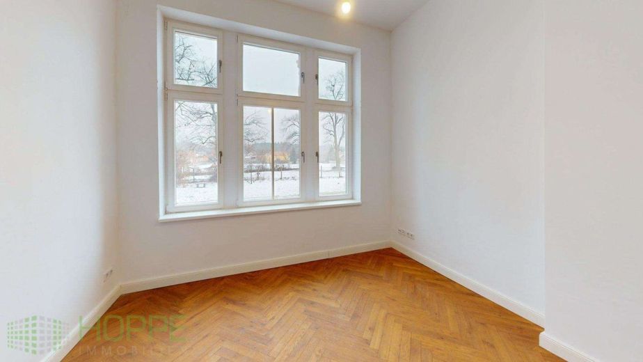 Schloss Siethen - Repräsentative Büro-, Kanzlei- oder Praxisräume in Seenähe – Büro Erdgeschoss Bild 1