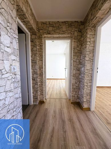 Lichtdurchflutete 3-Zimmer-Wohnung mit 3 Balkonen, Aufzug &amp; Garage - Wohnen mit Weitblick 90427 Nbg – Flur