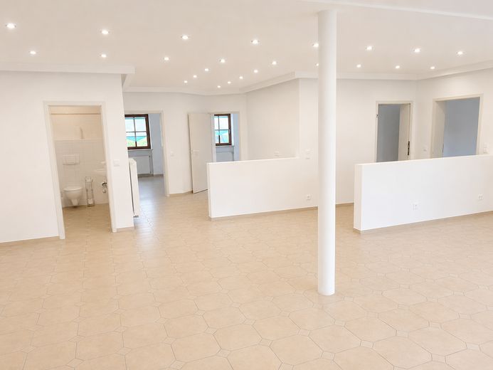 Atrakcyjne mieszkanie na parterze, bez barier, z ogrodem w spokojnej okolicy do wynajęcia - (NIE SPRZEDAŻ NA RATY) – Wohnzimmer I