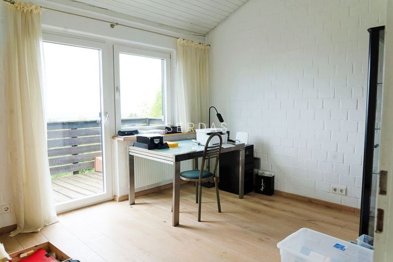 Architektenvilla in ruhiger Höhenlage mit Panoramablick und großem Grundstück – Büro
