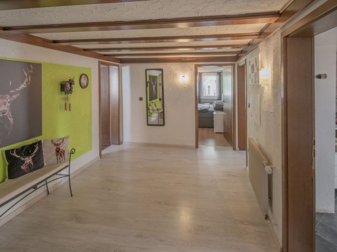 Central, spacious apartment with lots of potential – Foto 1