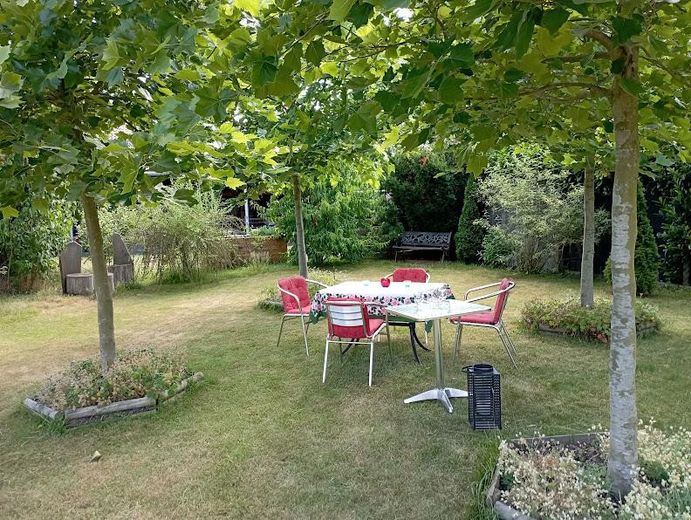 top saniertes Bauernhaus mit Resthof – Garten