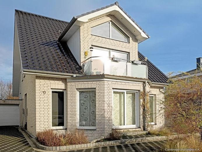 FREISTEHENDES EINFAMILIENHAUS MIT EINLIEGERWOHNUNG ... TOP LAGE – Foto 1