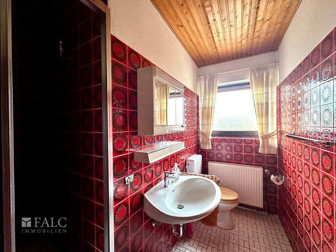 Gepflegter Bungalow mit Keller und Garage in toller Lage von Stade – Gäste-WC mit Dusche