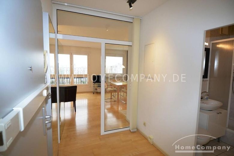 Voll möblierte Drei-Zimmer-Wohnung in saniertem Altbau, Berlin Friedrichshain – fe3d7731a2ea3ba9348af3bc27d0d1361f9822af.jpg