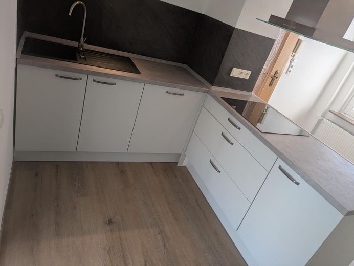 Appartement de 130 m2, 5 pièces, maison avec jardin dans un quartier de Ranstadt – Photo 4