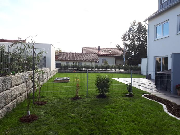 Doppelhaushälfte mit Garten – Garten