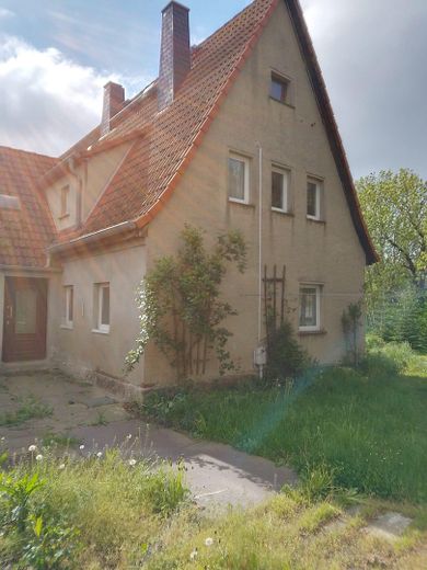 Vorderansicht mit Eingang 