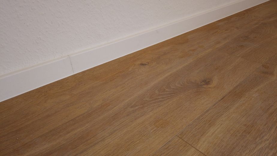 Topsanierte DG Wohnung, WG geeignet, Einbauküche, zentral – Foto 6