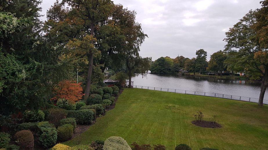 JOKER : 2 Zi. möbliert direkt an der Alster  mit Garten Süd-West - BLICK auf den FEENTEICH – Foto 9