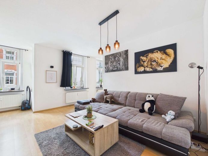 Modern geschnittene 3-Raum-Wohnung mit Balkon in Auerbach – फोटो 1