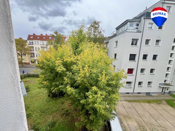 Provisionsfrei: Bezugsfertige, moderne 2-Zimmer-Wohnung mit Balkon &amp; Fahrstuhl  in Berlin Spandau – Innenhof