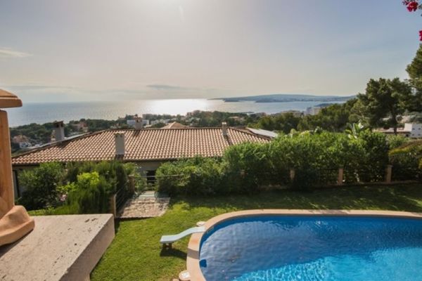 Mallorca Phantastische Villa mit Pool und Meerblick im mondänen Südwesten zu verkaufen