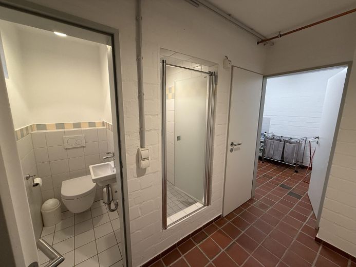 Senza provvigione: vita idilliaca sotto tetto in canna nel casa forestale non lontano dal Mar Baltico – Whg. 2 KG WC und Dusche