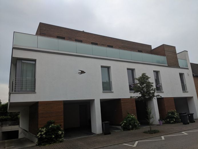 Exklusive Penthouse-Wohnung im Passivhaus – Ansicht Straße