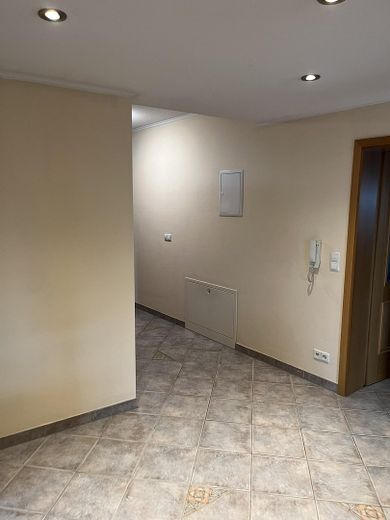Spazio abitativo per tutti - 5 locali, 170 m², 2 bagni, stufa svedese, balcone, vista – Flur/Garderobe