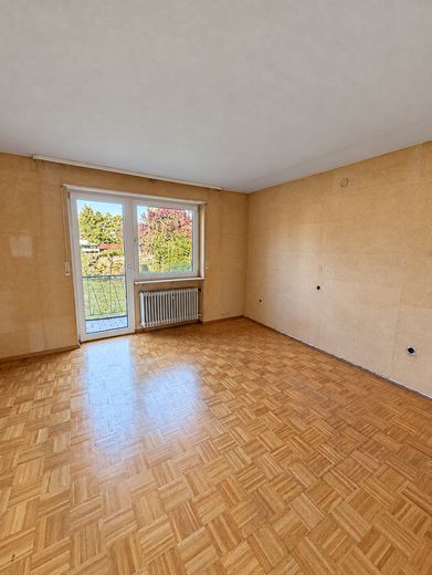 Bungalow indipendente su 669 m² · posizione ai margini del ruscello e dei campi · potenziale eccezionale! – Schlafzimmer IST