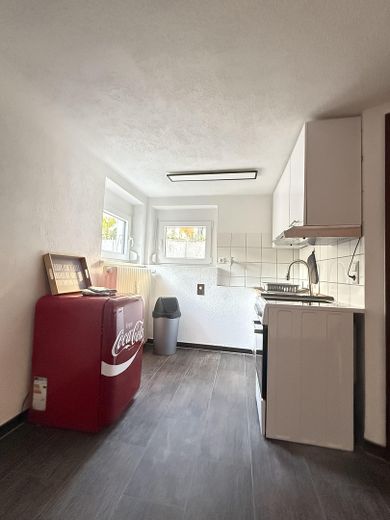 WOW! Lichte en gerenoveerde 1,5-kamerwoning met nieuwe keuken om je thuis te voelen – Ess- und Küchenbereich