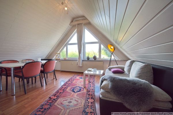 Schöne Wohnung im Dortmunder-Süden mit Waldblick aus dem Schlafzimmer.