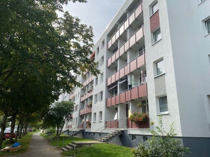 Schöne 3 Zimmer Wohnung mit Balkon! – Foto 1