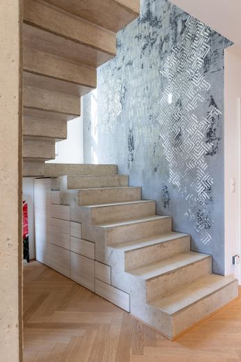 Designtreppe ins OG 