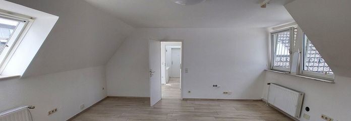 Wohnraum mit Küchenanschluss