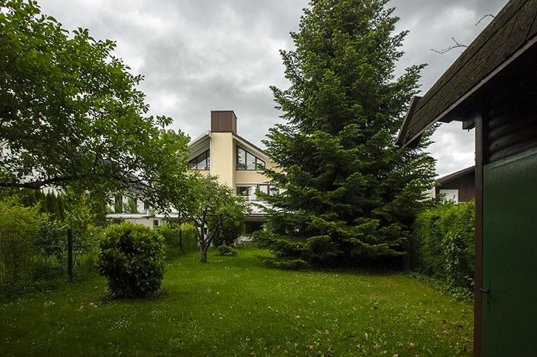 Blick vom Garten hinten, West