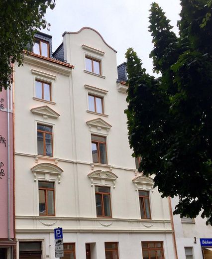 Le charme de l’ancien rencontre la modernité – élégant appartement de 2 pièces avec balcon sur la Berger Straße – Hausansicht