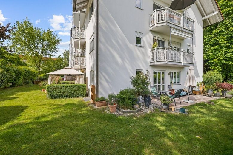 EG-Wohnung mit 134 m² großem Süd-Westgarten und direkt zugänglichem beheiztem Hobbyraum (21 m²) – Garten II