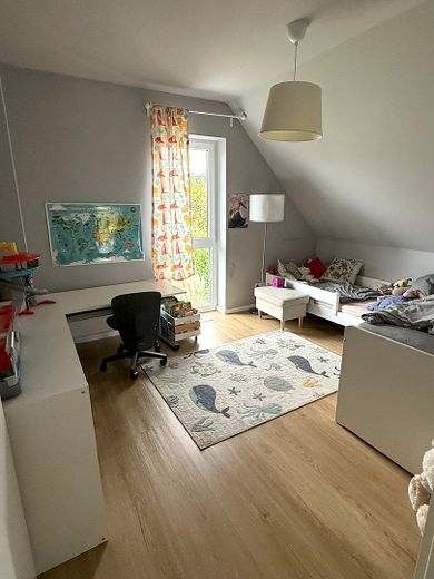 Modernes freistehendes Einfamilienhaus von 2019 mit großem Garten, zentral – Foto 8