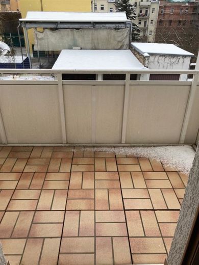 Gemütliche 3-Zimmer mit Laminat, Balkon und Wannenbad in zentraler Lage! – PHOTO-2023-02-07-09-26-38_6
