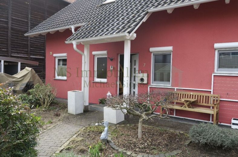 *** Zwangsteilversteigerungsverfahren - EFH in Hüttenfeld *** – Hauseingangsbereich