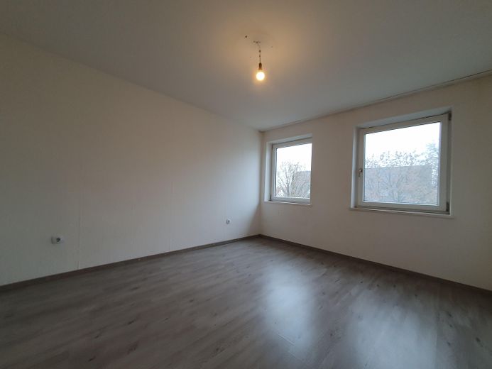 Beautiful 3-room apartment with balcony, KW11 – Schlafzimmer_Eltern