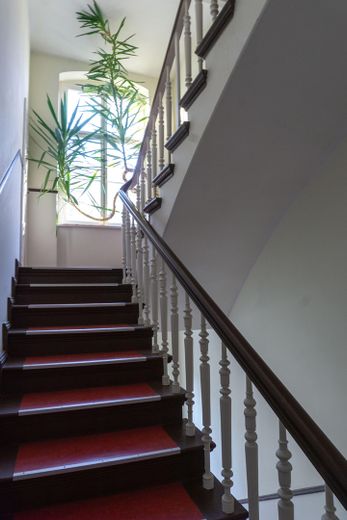 Ruhige Zweizimmerwohnung in beliebter Gegend in Berlin Kreuzberg – Treppenhaus