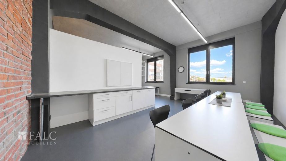 Temsilî. Modern. Eşsiz. - yeni ofis adresiniz – Küche