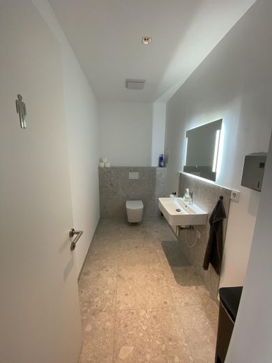 Interessante proprietà ad uso ufficio con potenziale di rendimento in una posizione molto richiesta a Schönefeld Großziethen – Foto 4