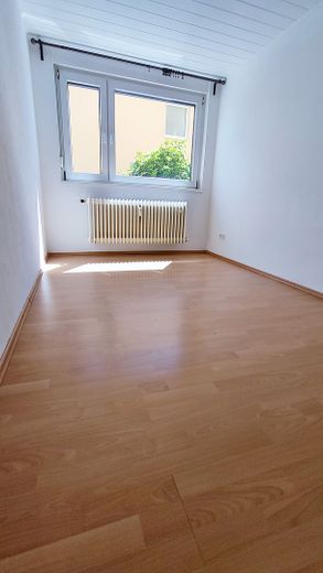 3 Zimmer Wohnung mit Gartenbenutzung – Kinderzimmer