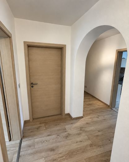 Чудова 4-кімнатна квартира | 135 м² | Балкон | 2 ванні кімнати | Вбудована кухня | Сад – Flur
