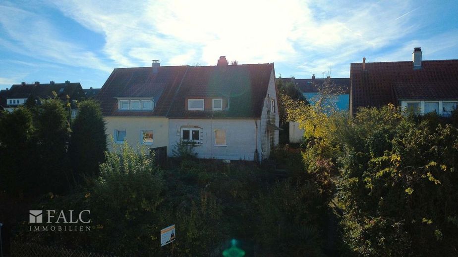 Baufreigabe: Moderne Doppelhaushälfte mit Einliegerwohnung in Heilbronn-Böckingen  - FALC Immobilien – Bestandshaus für Abriss