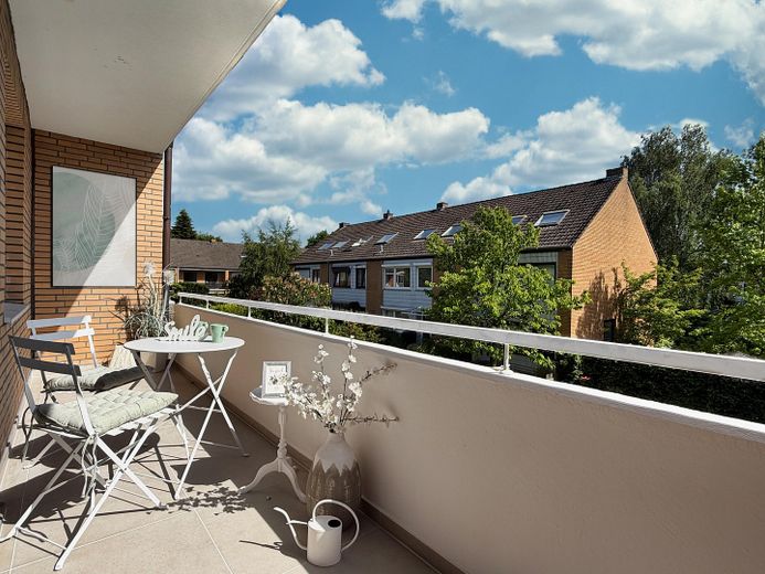 Großes, modernes Reihenhaus, sofort bezugsfrei! – sonnenverwöhnter Balkon