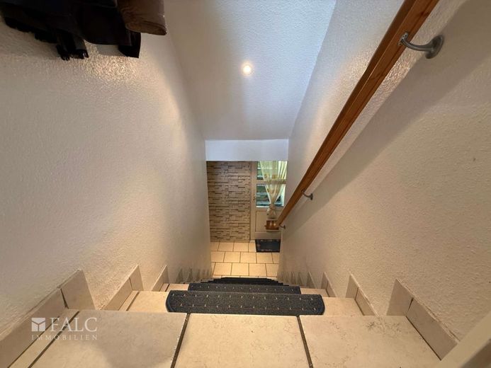 Einfamilienhaus in begehrter Lage von Marl. – Treppe zum Keller